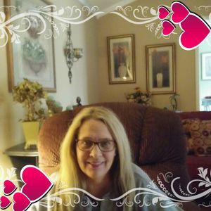 Meet your Posher, Deena